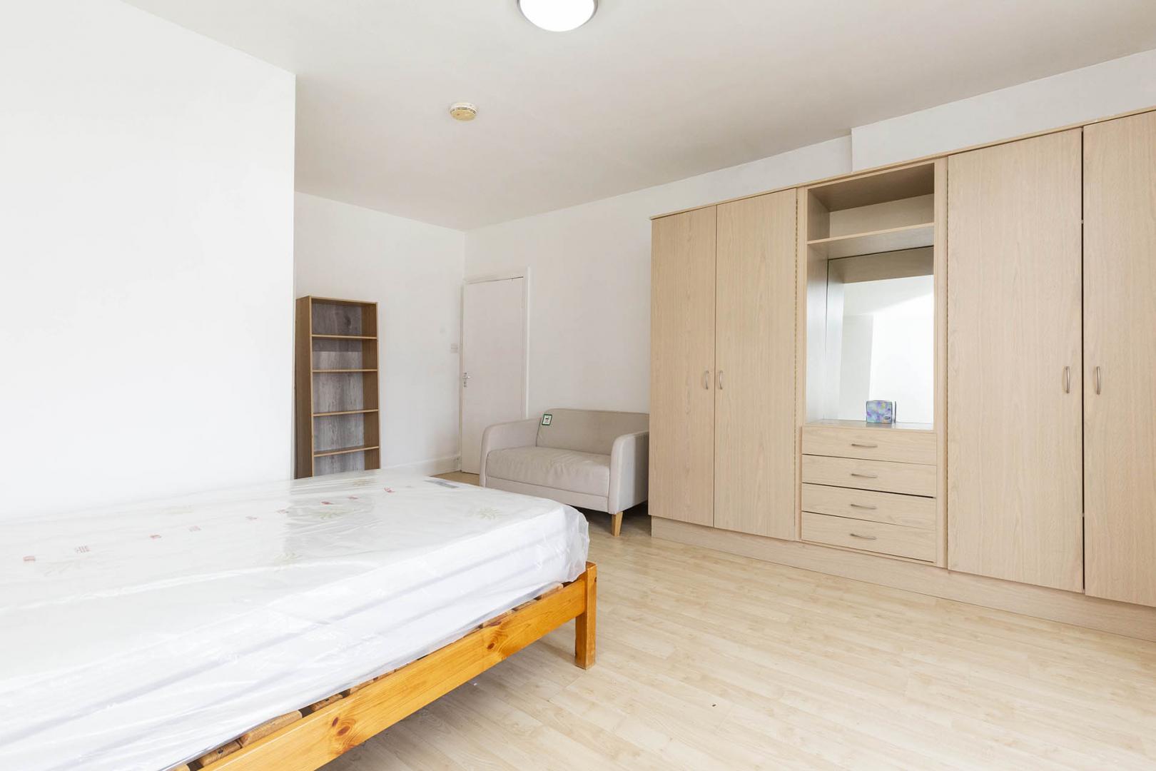 Modern Studio Belsize Square, Belsize Park